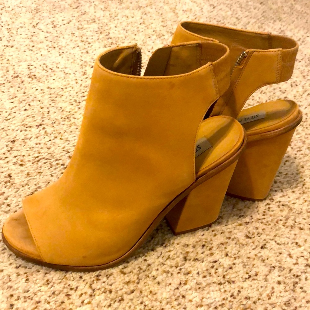 Steve Madden Open Toe/heel Booties